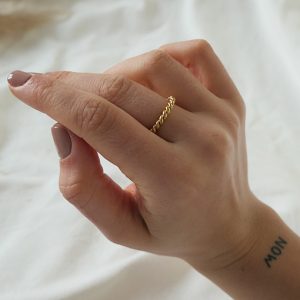 detalle anillo catarina de la marca elas collection