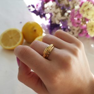 detalle anillo casandra de la marca elas collection